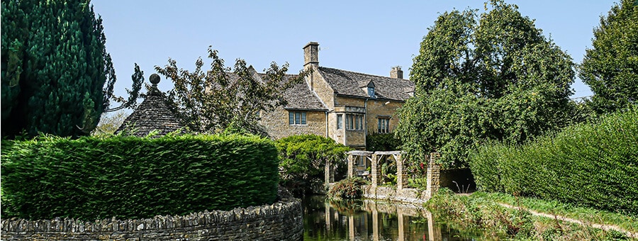 Cotswolds holiday home - Finding a holiday home - traditional seaside town