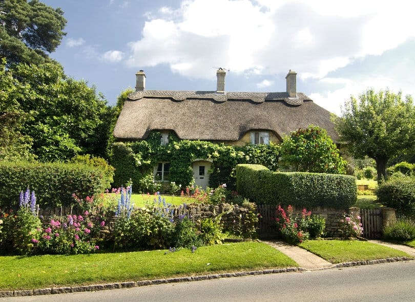 Thatched Cottage - Loan to Value calculator UK